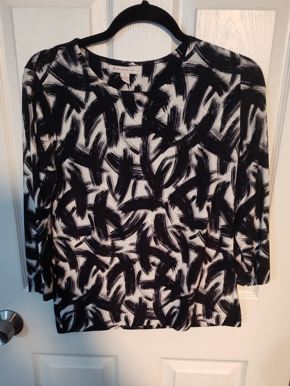 JM Collection Black & White Abstract Brushstroke Long Sleeve Tee